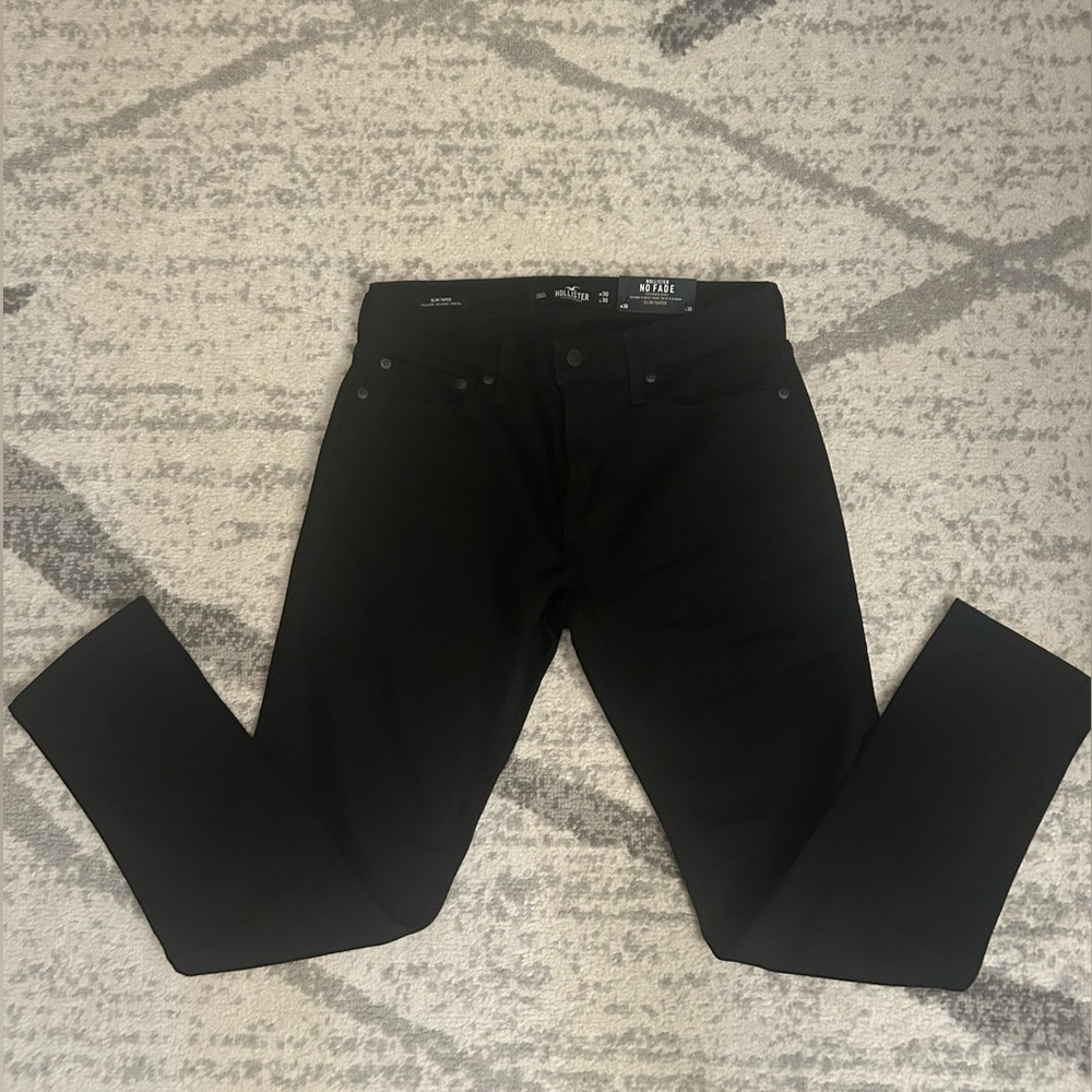 Hollister Slim Taper Ripped Jeans (Black)
